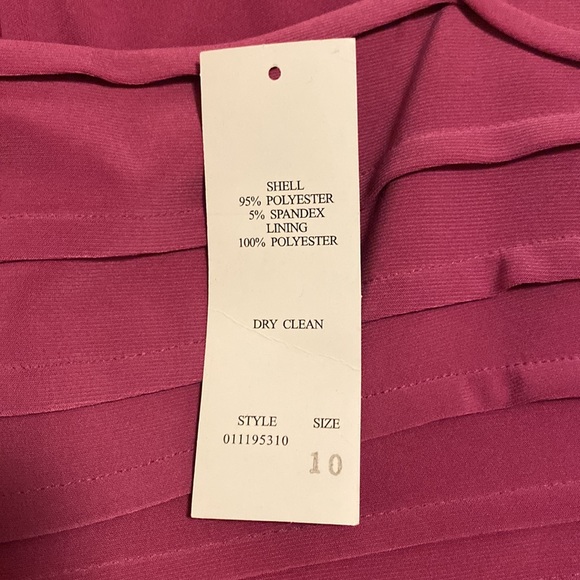 Dress - Picture 5 of 5